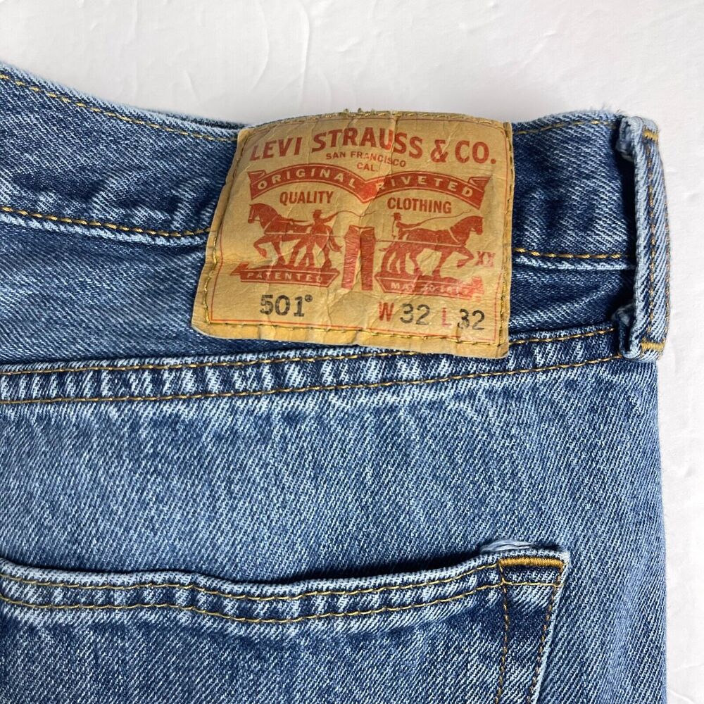 Levis 501 Jeans 32x31* Blue Straight Button Fly American Medium Denim Mens - Picture 3 of 10